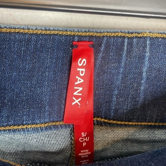 SPANX | Distressed Raw Hem Jeans Size Small - Picture 6 of 9